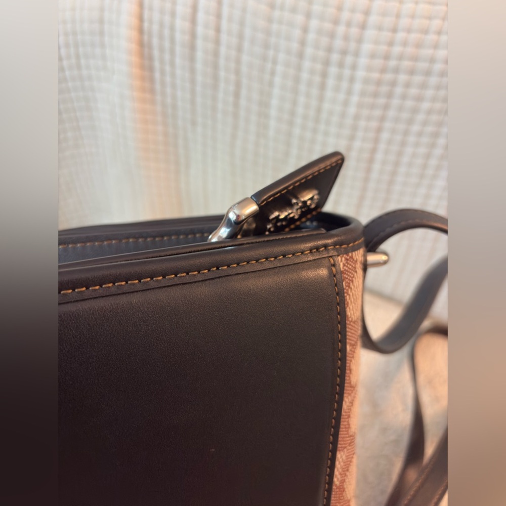 Coach Bandit Shoulder Bag
In Signature Textile Jacquard Silver/Cocoa Black - Picture 9 of 11